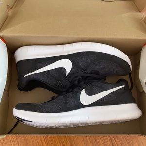 Women’s Nike Free RN 2017 size 9.5